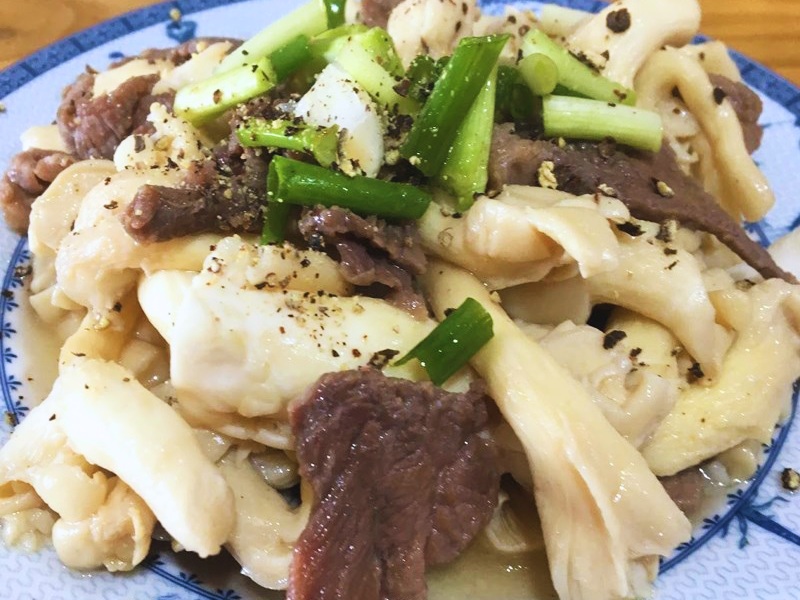 Thành phẩm món nấm bào ngư xào thịt bò