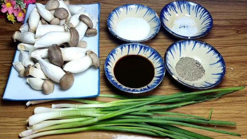 Mẹo chọn nguyên liệu làm nấm đùi gà kho xì dầu ngon