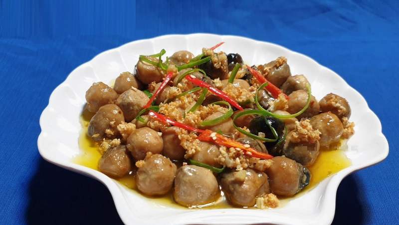 Thành phẩm nấm rơm xào tỏi thơm ngon