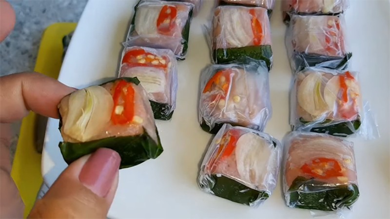 Để ủ nem ở nhiệt độ phòng khoảng 3 ngày