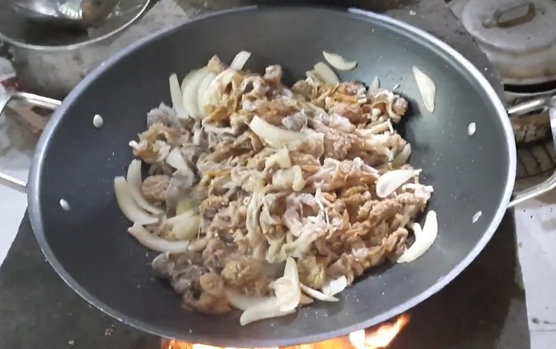 Tiến hành xào nhau thai bò