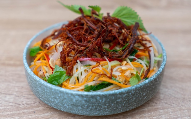 Bí quyết làm nộm đu đủ bò khô