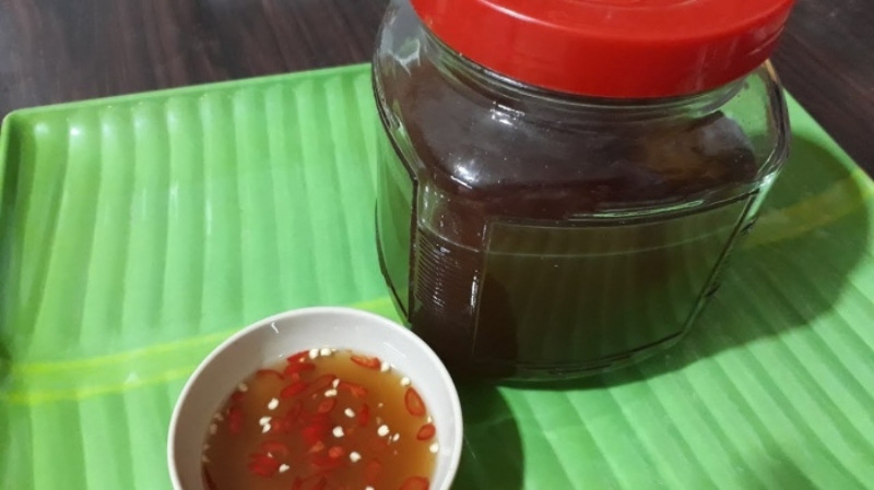 thành phẩm mắm làm từ nấm rơm