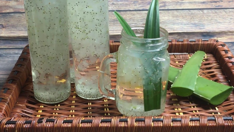 Nước nha đam hạt é mát lạnh, đẹp da và thanh lọc cơ thể