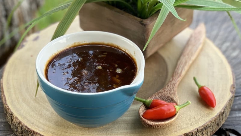 Bát nước sốt bánh mì cực hấp dẫn