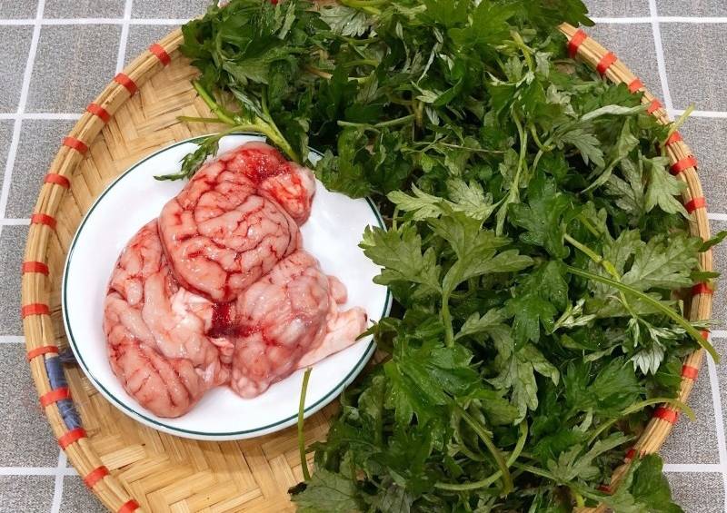 Bí quyết chọn nguyên liệu làm óc heo hầm ngải cứu đinh hương ngon