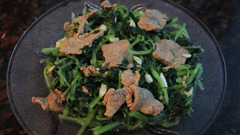 thành phẩm món rau càng cua xào thịt bò 