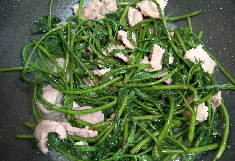 Rau lang xào thịt thơm ngon
