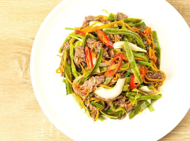 rau tiến vua xào thịt bò thanh mát, giòn ngon