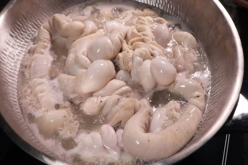 Ruột heo được sơ chế sạch sẽ