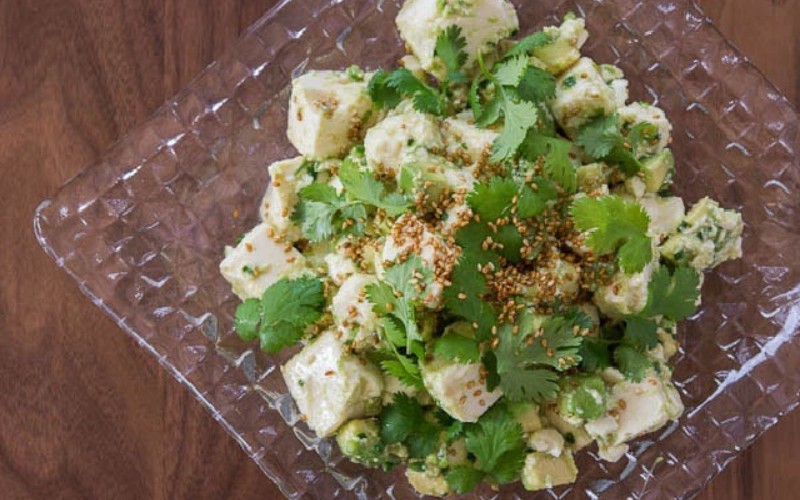 Thành phẩm món salad bơ chay đậu hũ