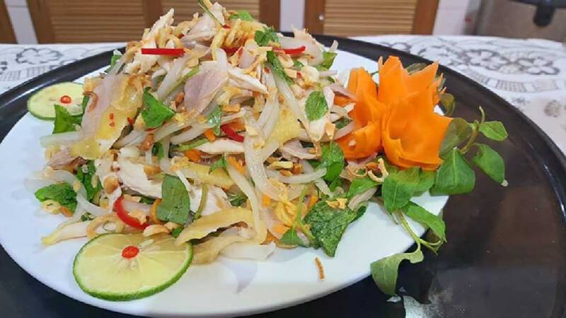 Khám phá cách làm salad gà xé phay