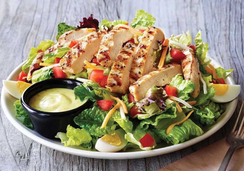 Hướng dẫn làm nước sốt salad và trộn salad