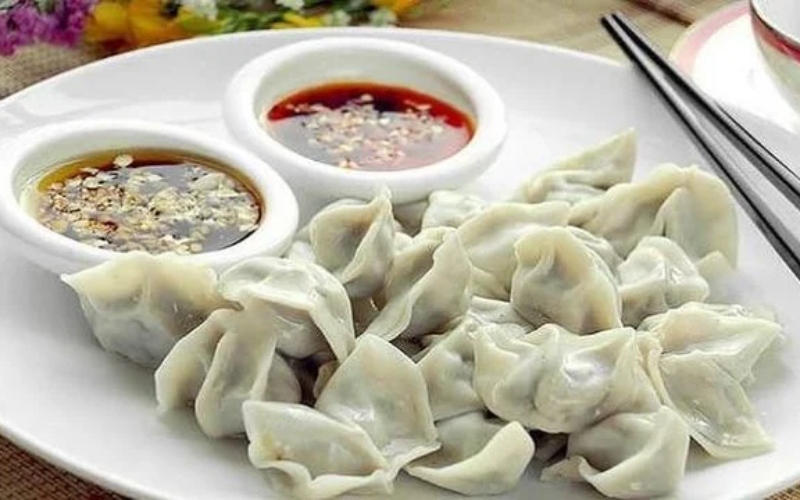 sủi cảo bày ra dĩa