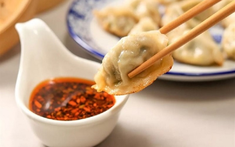 Sủi cảo chấm nước mắm