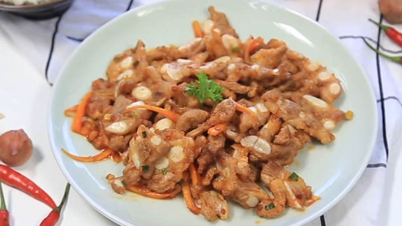 món sụn heo xào nghệ
