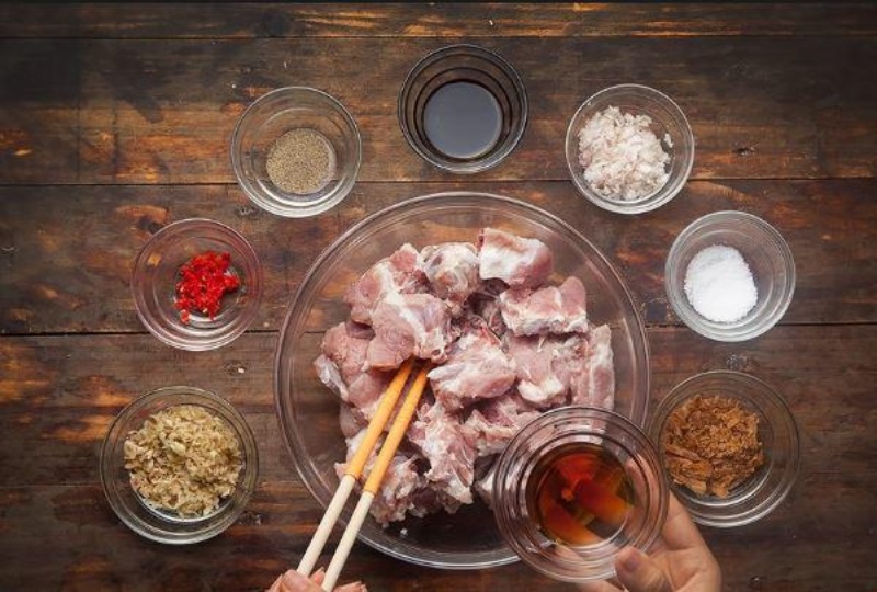 Nguyên liệu làm món sườn sụn heo nướng