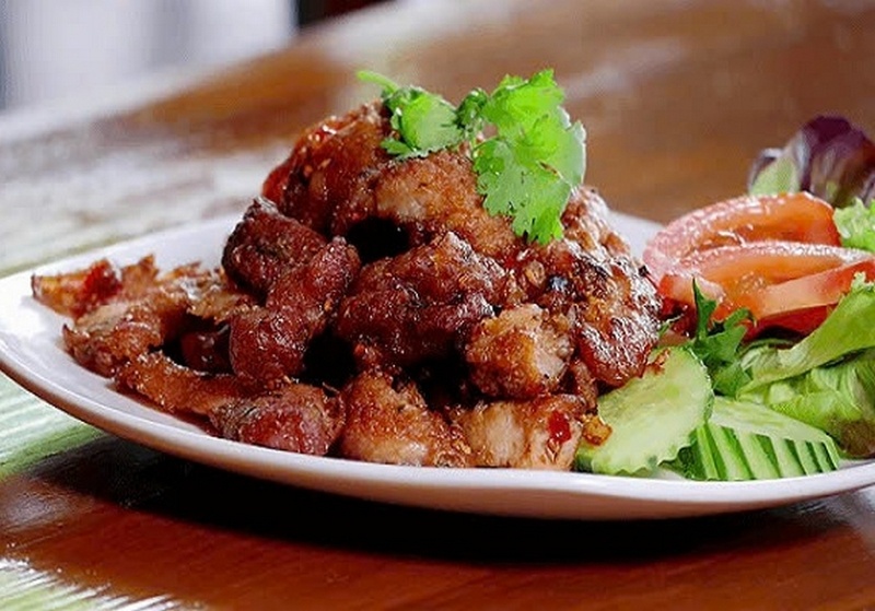 Món sườn sụn heo nướng cay thơm ngon