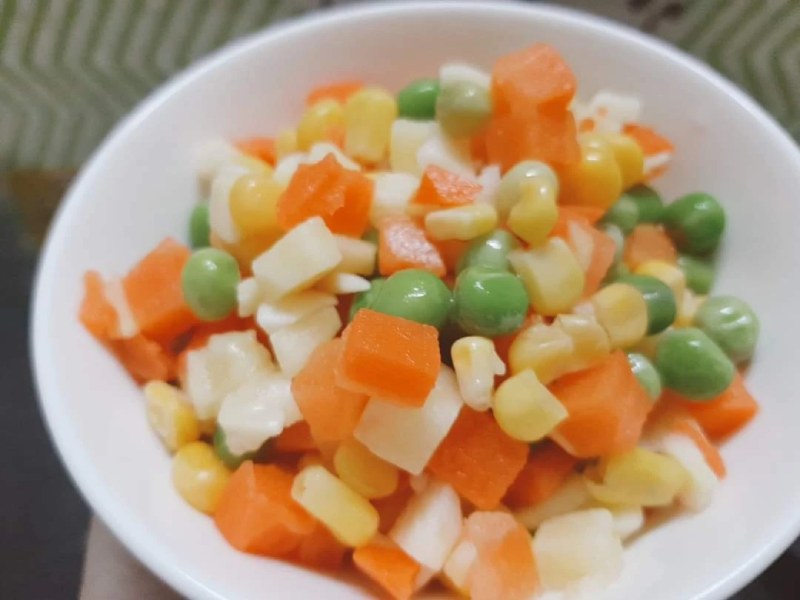 Sơ chế và cắt nhỏ các loại rau củ