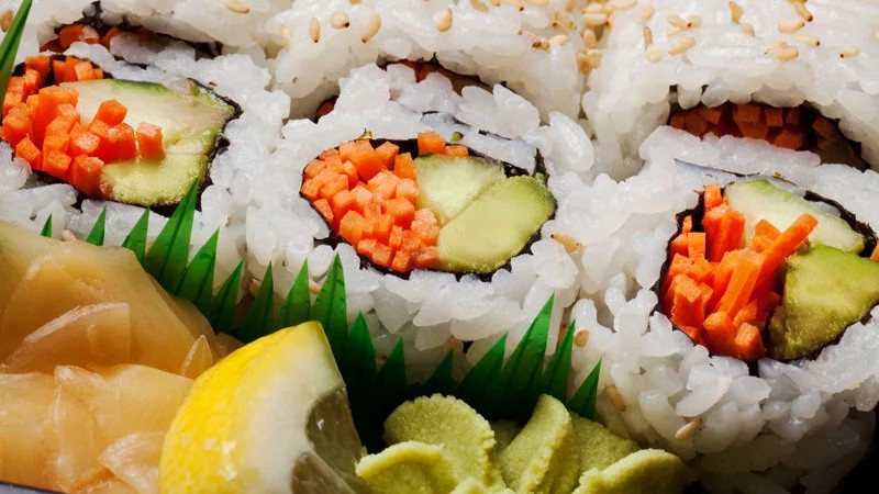Thành phẩm sushi hải sản chay hấp dẫn
