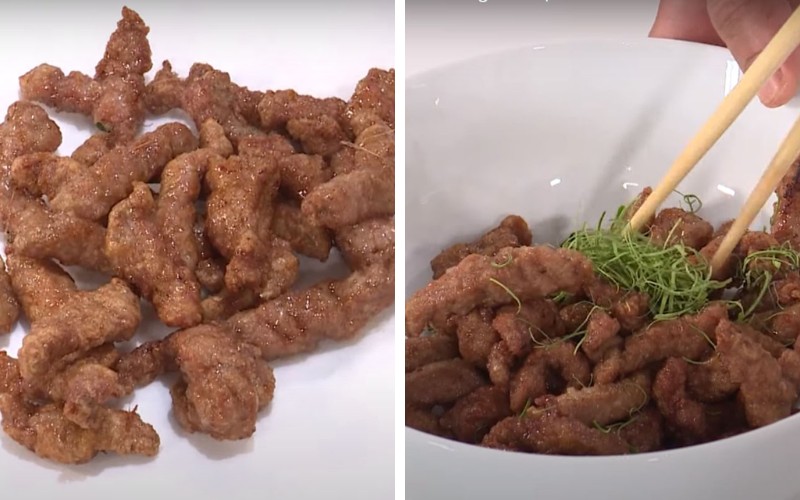 Chiên thịt bò trong dầu sôi khoảng 2 - 3 phút