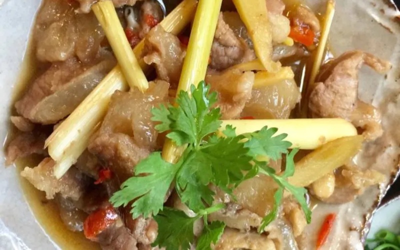 Thành phẩm món bắp bò kho gừng sả chuẩn vị Bắc