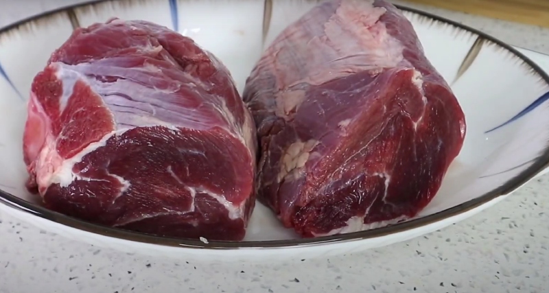 Thịt bò tươi, ngon, được rửa sạch
