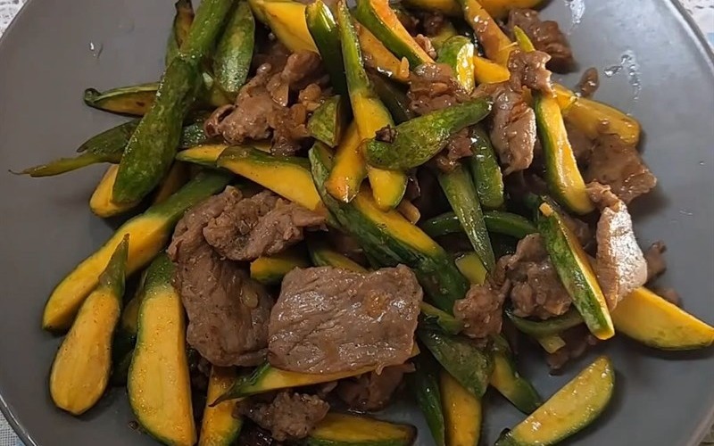 Thành phẩm món thịt bò xào bí đỏ thơm ngon