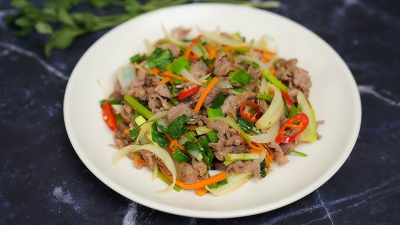 hướng dẫn làm thịt bò xào cần tỏi cực ngon tại nhà