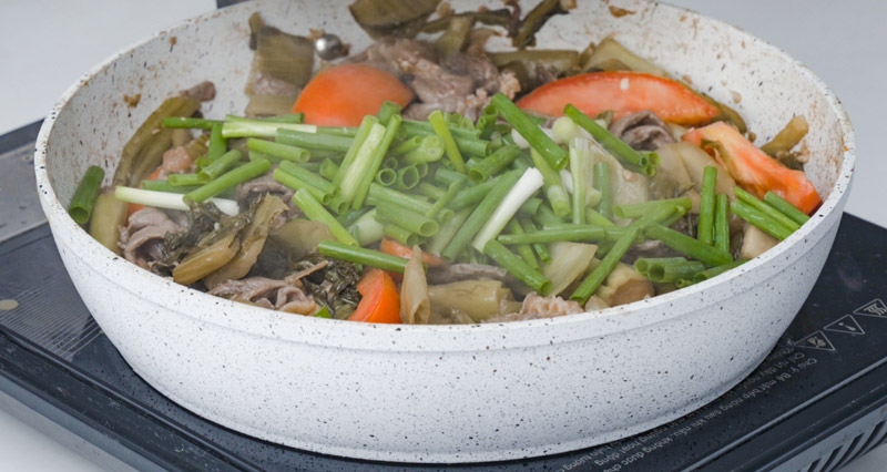 xào thịt bò cùng dưa chua