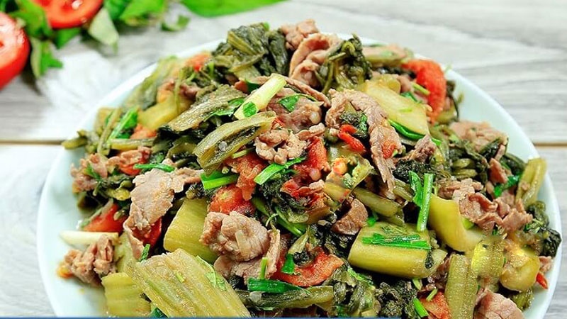 thành phẩm thịt bò xào dưa chua cực đưa cơm