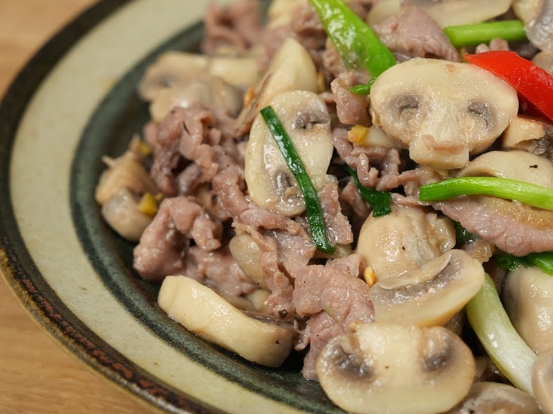 Thịt bò xào nấm mỡ thơm ngon