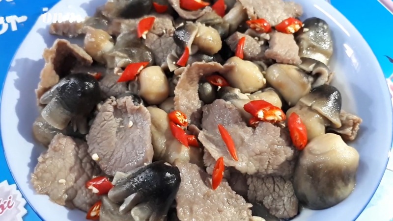 Thành phẩm món thịt bò xào nấm rơm