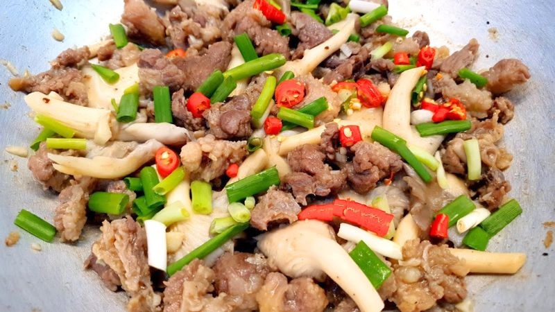 Thành quả món thịt bò xào nấm bào ngư