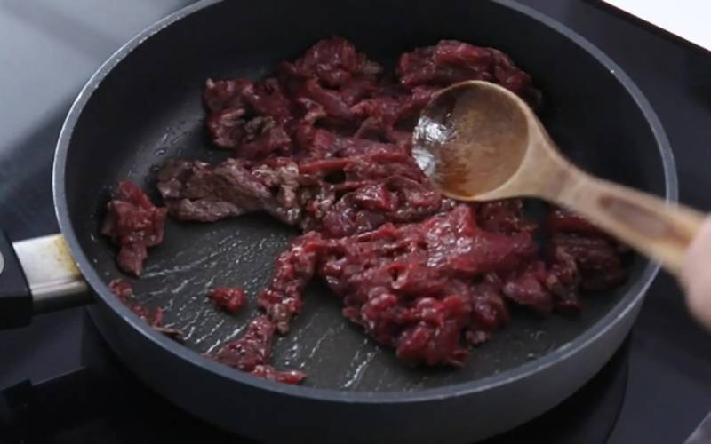 Xào thịt bò săn lại