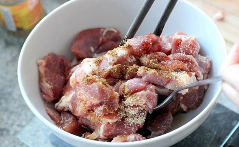 Thịt heo được ướp gia vị