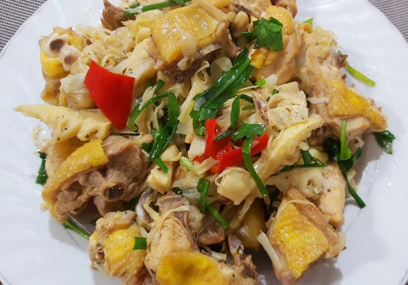 Khám phá cách làm thịt gà xào măng tươi