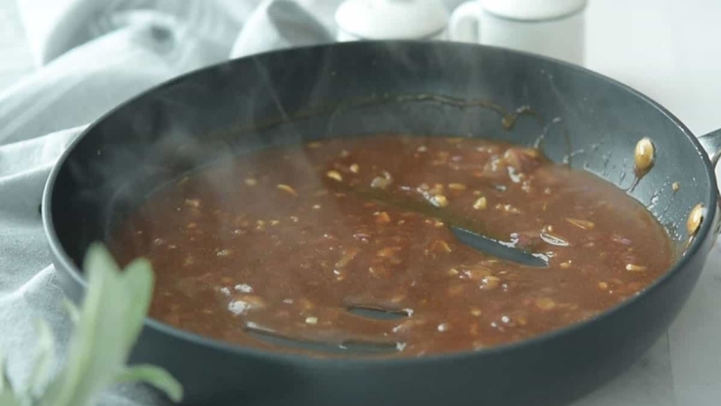 Nấu sốt tiêu đen