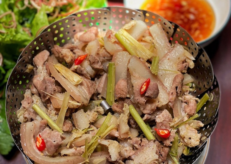 Thịt heo hấp gừng bằng xửng hấp