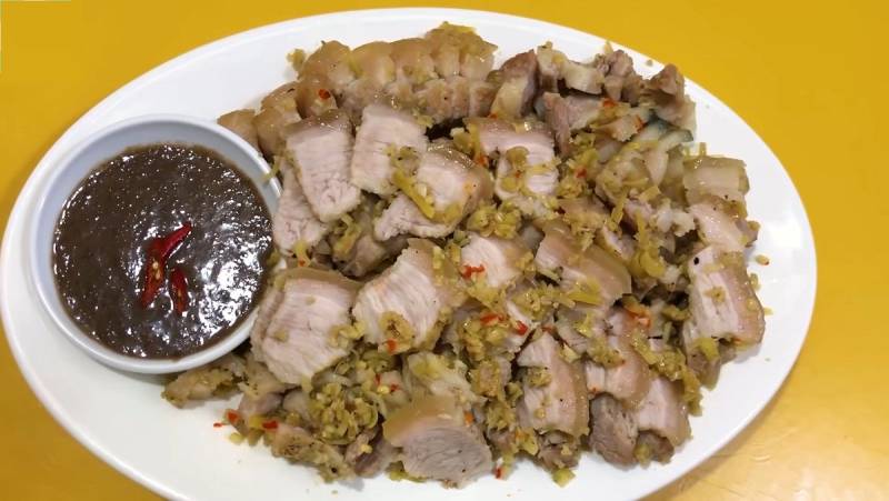 Thành phẩm món thịt ba chỉ hấp sả 
