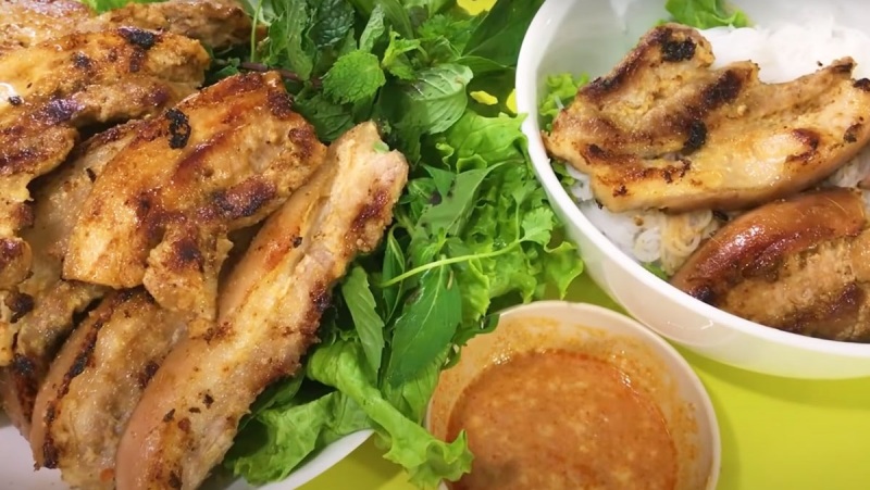 Món thịt nướng chao ăn kèm rau hấp dẫn