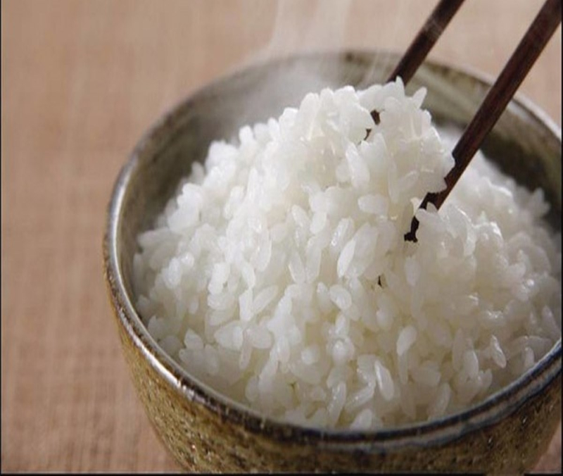 Chén cơm nóng dẻo thơm