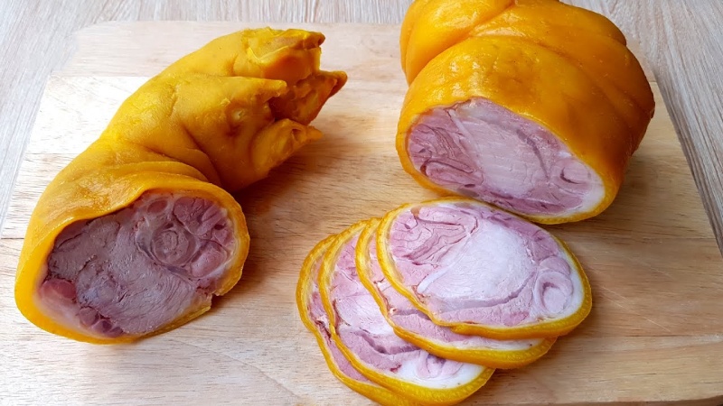 Chân giò heo ủ muối