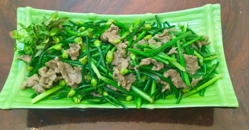 Món bông hẹ xào thịt heo hấp dẫn