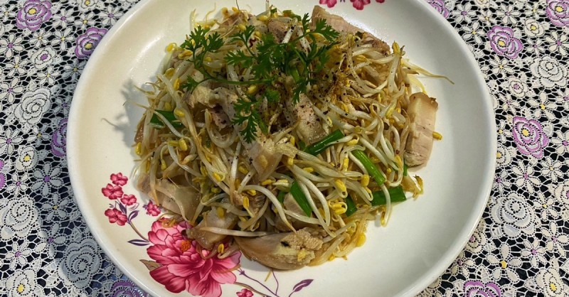 Món thịt heo xào giá đỗ