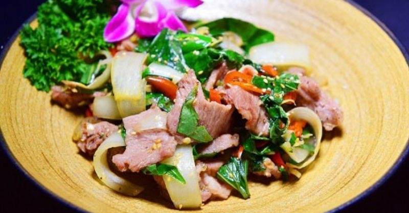Món thịt heo xào lá lốt đậm đà hấp dẫn
