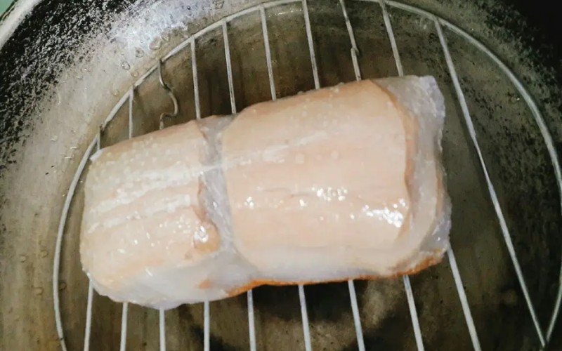 Hấp cách thủy thịt ba chỉ chay