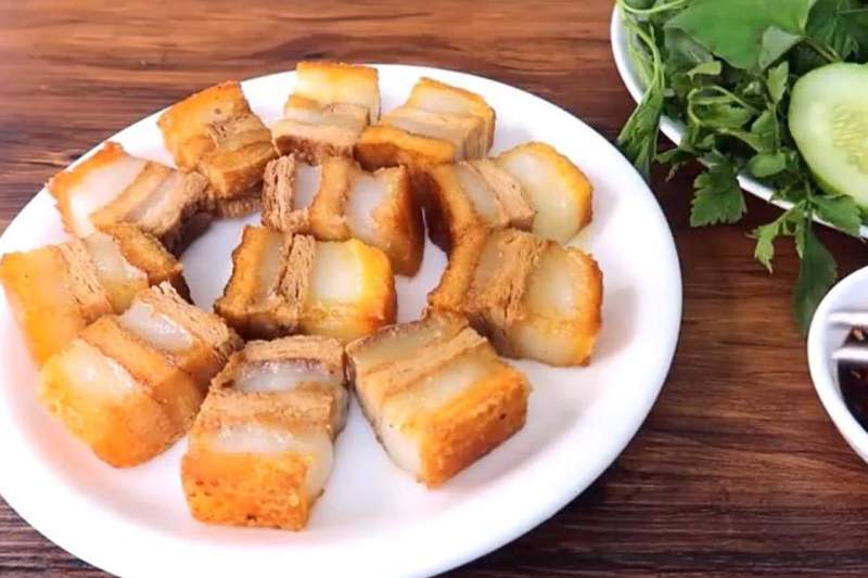 Hoàn tất món thịt ba chỉ chay