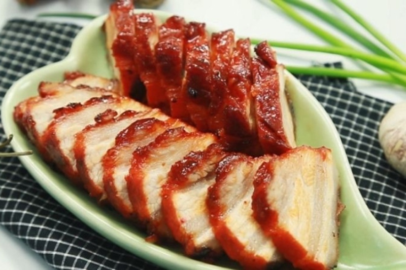 thưởng thức món thịt xá xíu thơm ngon