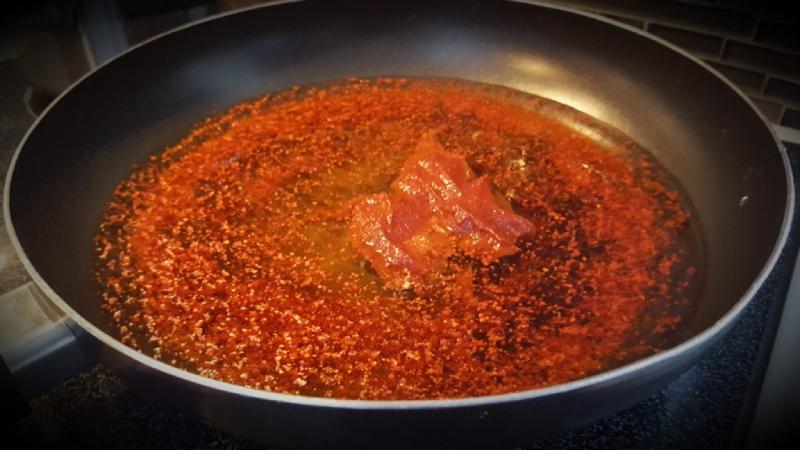 Chế biến nước sốt siêu cay